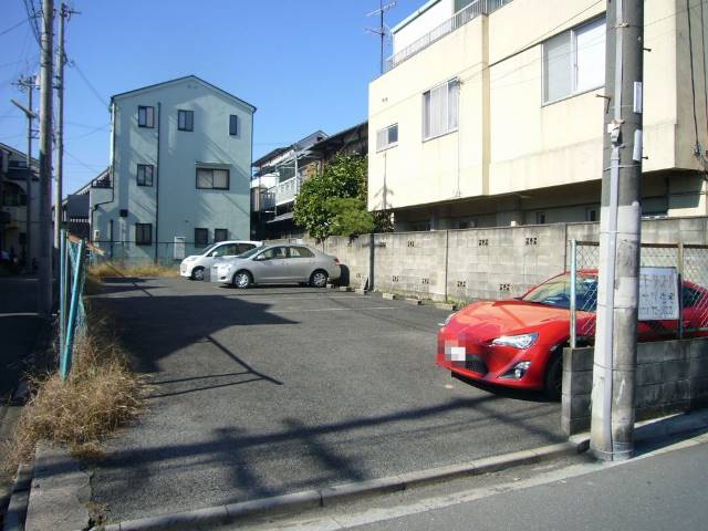 辰巳屋モータープール